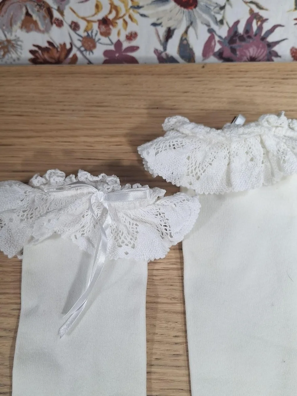 White Innocent World Ivory Lace Cuff OTK Socks with Bow | Cl Over-the-Knee Socks